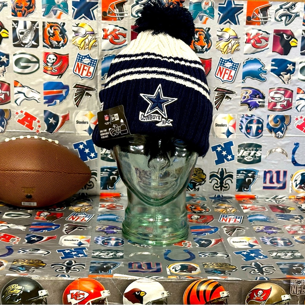 New Era Dallas Cowboys NFL Football🏈team beanie with removable Pom Pom NWT